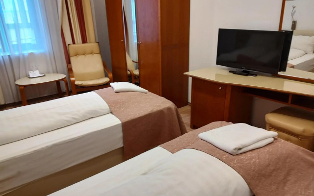Hotel Dana 2