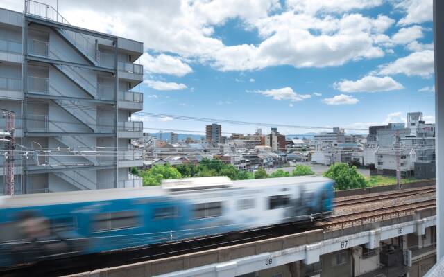 URO apt Tsuruhashi station
