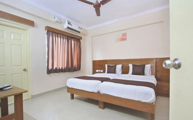 OYO 23743 Hotel Nash Inn