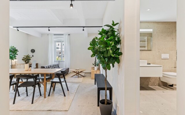 Clausen Hideaway Modern Apartment ID211