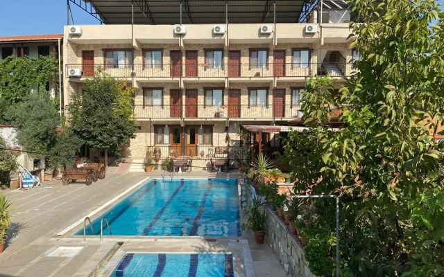 Shah Sultan Ozturk Hotel