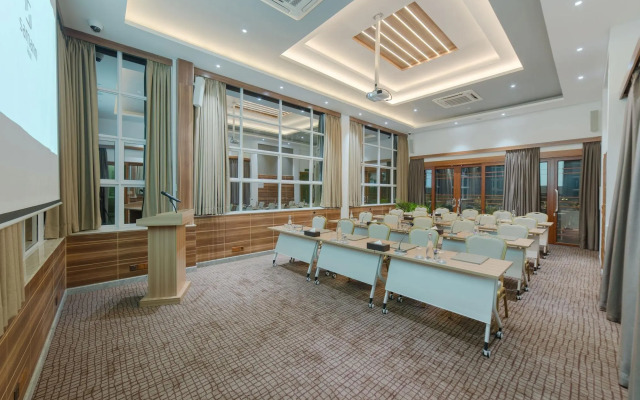 Samann Host Hotel