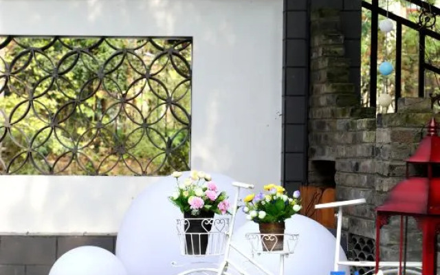 Dujiangyan Floating Spa Resort Villa