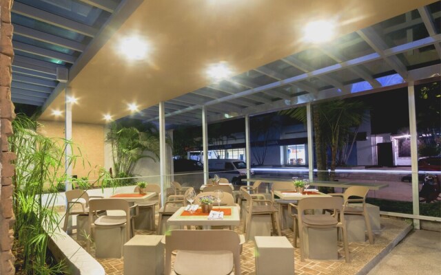 Waira Suites Hotel