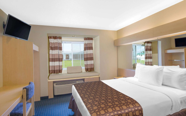 Microtel Inn & Suites by Wyndham Albertville