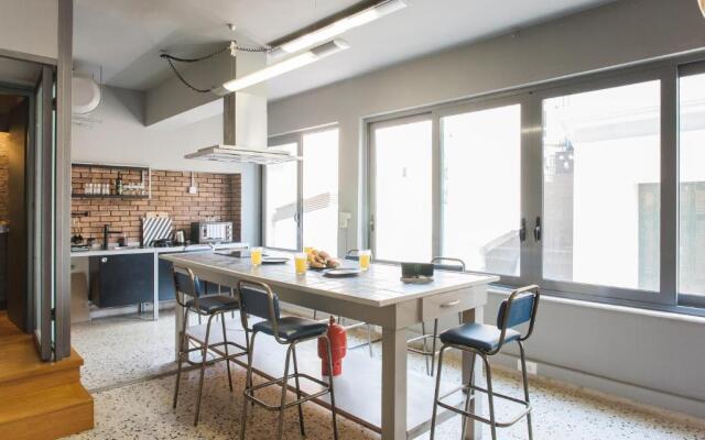 Artists’ favorite Spacious Loft near Acropolis!!
