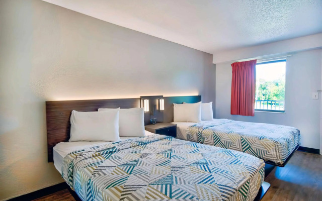 Motel 6 Warren, MI - Detroit East