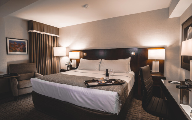 Lord Elgin Hotel