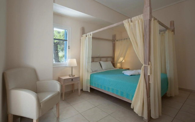 Alonissos Beach Bungalows & Suites Hotel