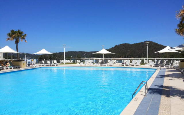 BASE Holidays - Ettalong Beach Premium Apartments
