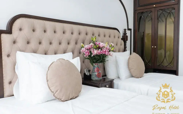 Royal Hotel Me Tri Ha