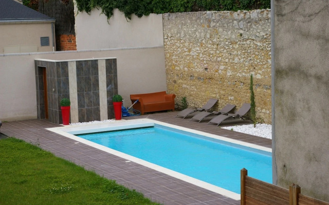Logis Hotel Le Cheval Noir