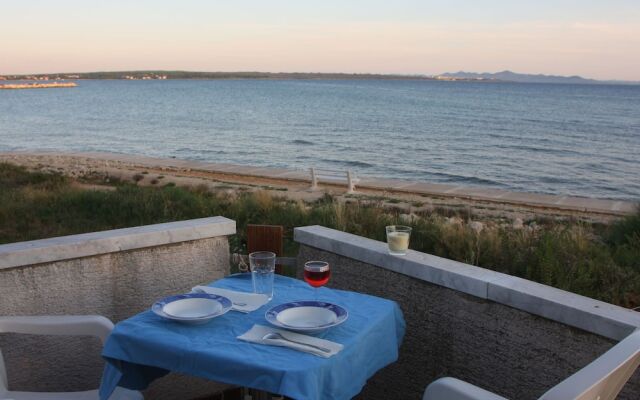 Elegant Holiday Home in Privlakaw With Garden