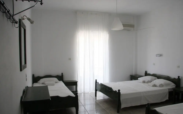 Armadoros Hotel Ios Backpackers