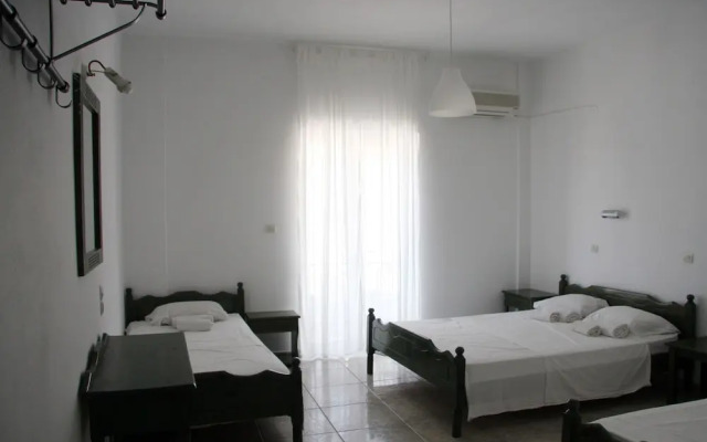 Armadoros Hotel Ios Backpackers