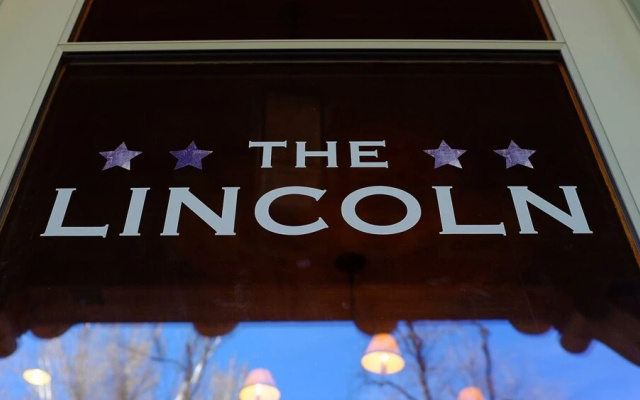 The Lincoln 402