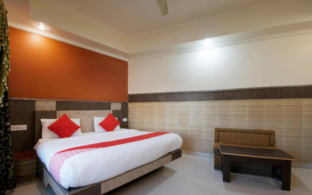 OYO 6647 Om Hari Residency