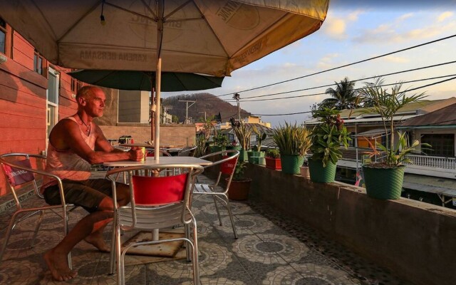 Bajo Nature Backpackers