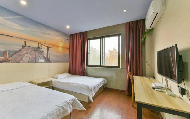 Xin Jiu Xiang Lou restaurant (Jiangyin Huangshan Lake Park)