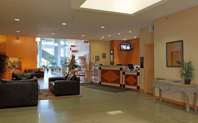 Best Western Plus Kelowna Hotel & Suites