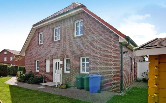 House in Busum Near Perlebucht Lagoon