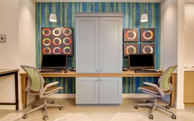 Home2 Suites by Hilton Montreal Dorval