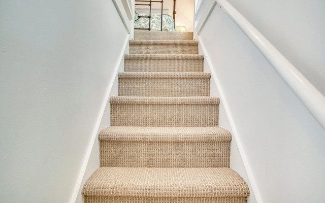 Airy Nantucket Escape in Historic Downtown!