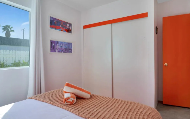 Retro Desert Retreat - Ideal Palm Springs