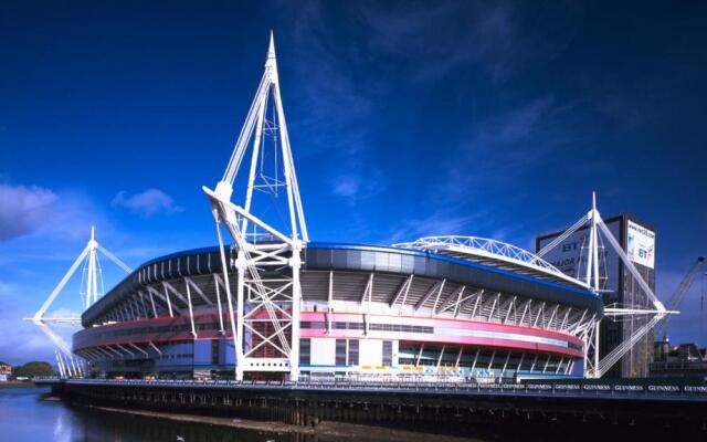 Luxury Suite in Cardiff City Centre + Secure Parking
