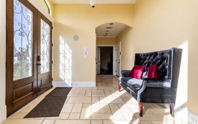 BIZI near Galleria Mall