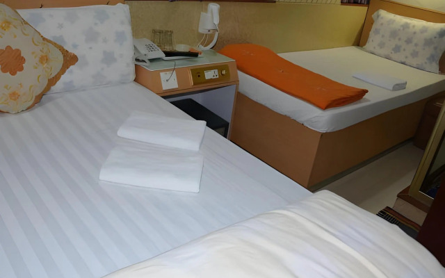 Everest Hostel