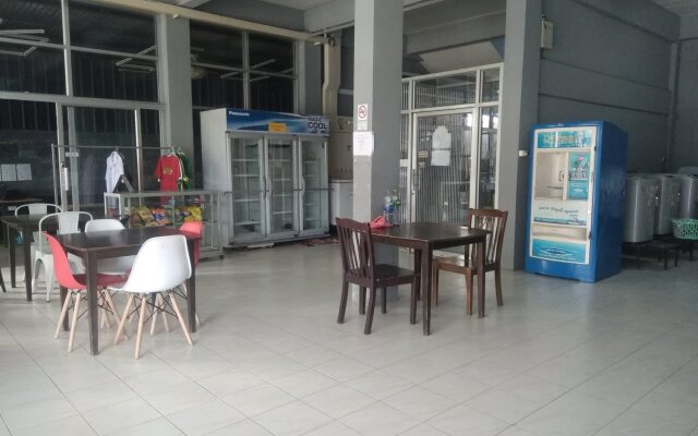Allseasons Suratthani Apartment