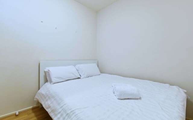 3 Bedrooms above Emporium Shopping Centre