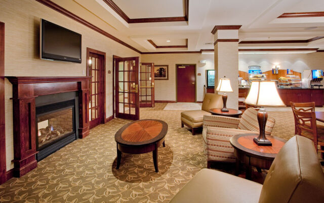 Holiday Inn Express & Suites Bethlehem Arpt-Allentown Area