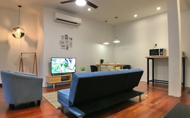 iBook7 - 2 Bedroom Gurney Studio Suite by iBook Homestay