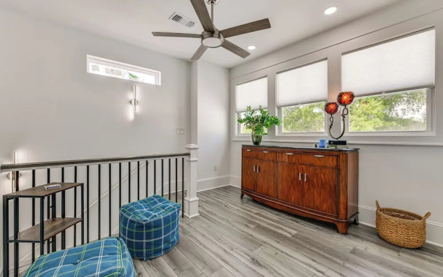 Walk to Pass Christian Beach: Stunning Family Home