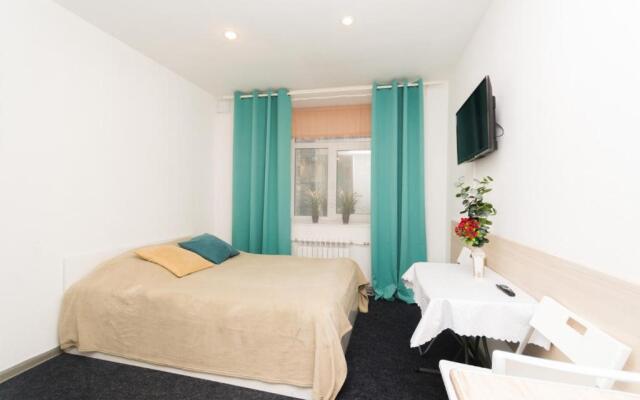 ВПитер на сутки на  улице Лизы Чайкиной