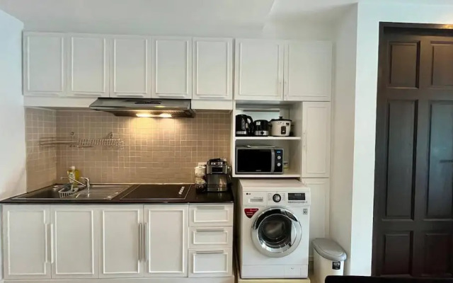 Large 1 Bedroom1 Bathroom 1 km Walking to Patong