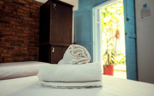 Aluna Hostel B&B