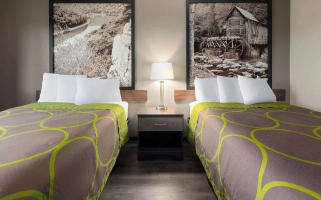 Super 8 by Wyndham Summersville/New River National Park