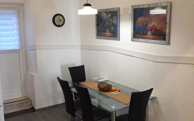 APARTMENT MAX 4 stars