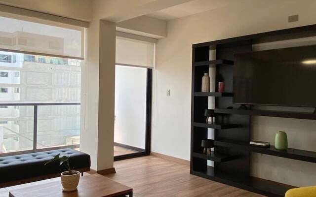 Awesome 3BR With Balcony in Miraflores