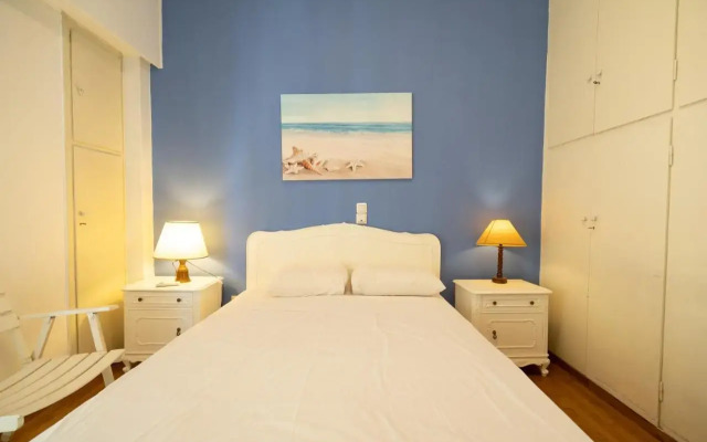 Larissa Station metro st. 2 bedrooms 3 pers. flat