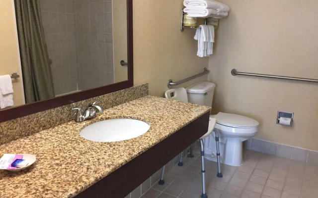 Best Western Plus Hannaford Inn & Suites