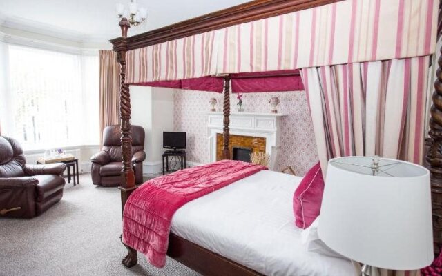 26 The Crescent - Guest House