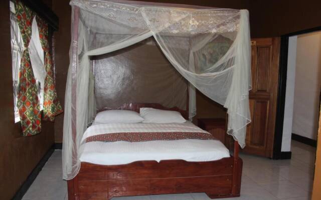 Room in B&B - Amahoro Guest House - Queen Room