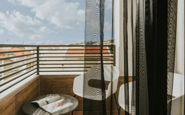 Hotel Ani