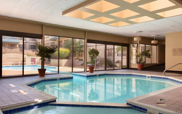 DoubleTree Suites by Hilton Dayton - Miamisburg
