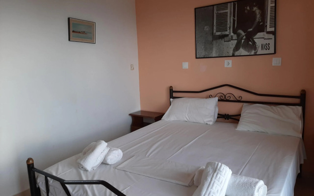 Tasteful apartment in Mpenitses with shared pool