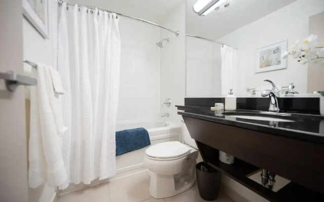 Luxury Downtown One Bedroom Suite